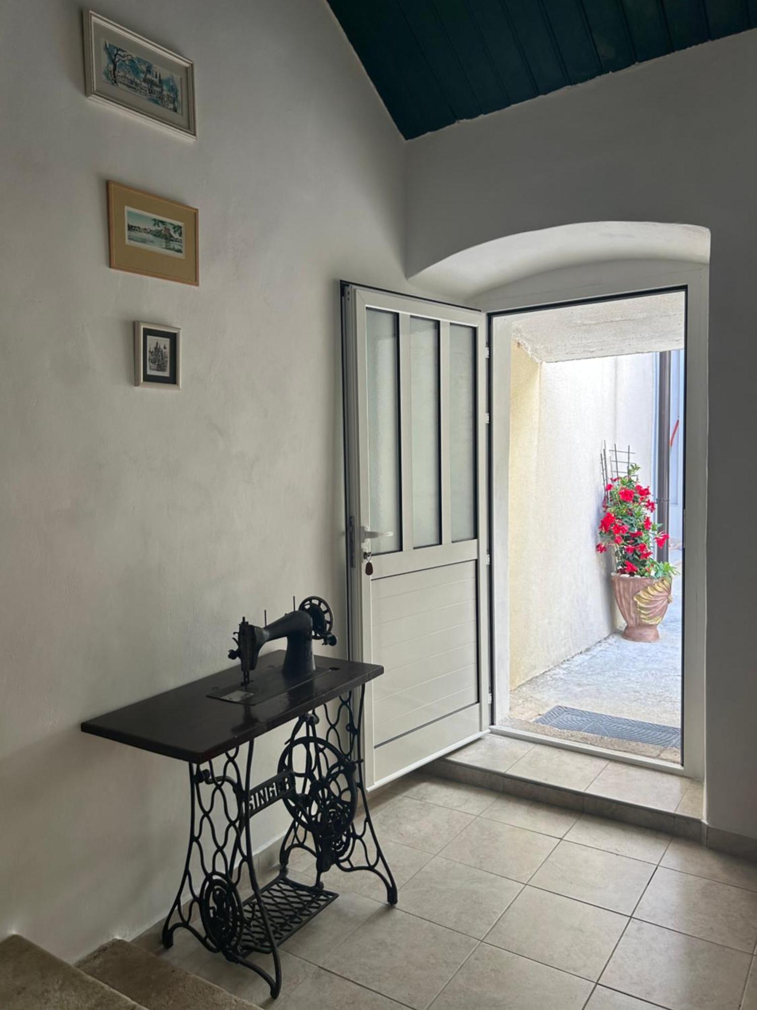 Hotel Sobe Gorana Živogošće Esterno foto